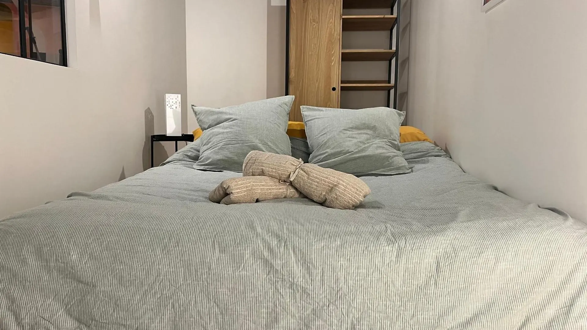 Urban Retreat In Apartment